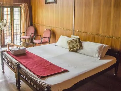 Backwater Retreat Kumarakom Quarto em Acomodações Particulares